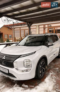 Позашляховик / Кросовер Mitsubishi Outlander 2024 в Бучі