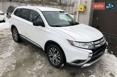 Позашляховик / Кросовер Mitsubishi Outlander 2017 в Ірпені