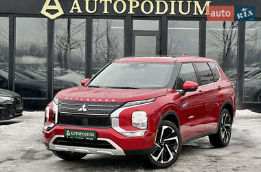 Внедорожник / Кроссовер Mitsubishi Outlander 2024 в Киеве
