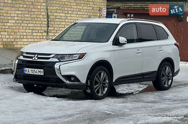 Внедорожник / Кроссовер Mitsubishi Outlander 2018 в Киеве