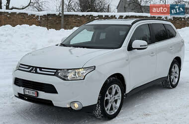 Внедорожник / Кроссовер Mitsubishi Outlander 2013 в Дубно