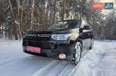 Внедорожник / Кроссовер Mitsubishi Outlander 2013 в Харькове