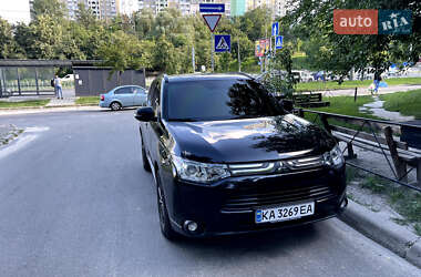 Внедорожник / Кроссовер Mitsubishi Outlander 2013 в Киеве