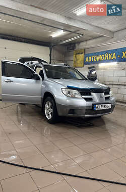 Внедорожник / Кроссовер Mitsubishi Outlander 2006 в Богодухове
