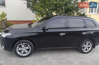 Внедорожник / Кроссовер Mitsubishi Outlander 2013 в Киеве
