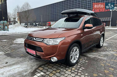 Внедорожник / Кроссовер Mitsubishi Outlander 2014 в Луцке