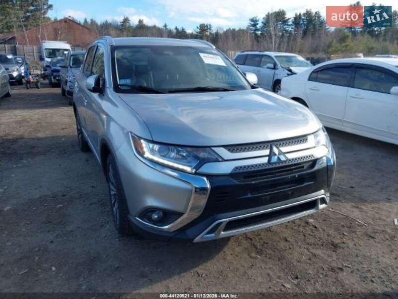 Внедорожник / Кроссовер Mitsubishi Outlander 2020 в Хмельницком