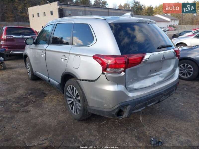 Внедорожник / Кроссовер Mitsubishi Outlander 2020 в Хмельницком