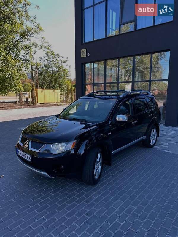 Внедорожник / Кроссовер Mitsubishi Outlander 2007 в Карловке