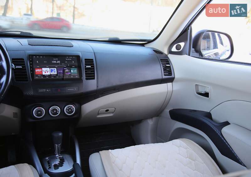 Позашляховик / Кросовер Mitsubishi Outlander 2008 в Харкові