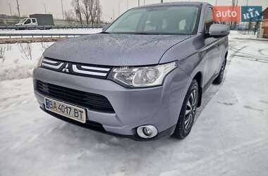 Внедорожник / Кроссовер Mitsubishi Outlander 2014 в Киеве