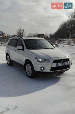 Внедорожник / Кроссовер Mitsubishi Outlander 2012 в Харькове