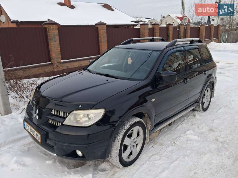 Внедорожник / Кроссовер Mitsubishi Outlander 2005 в Буче