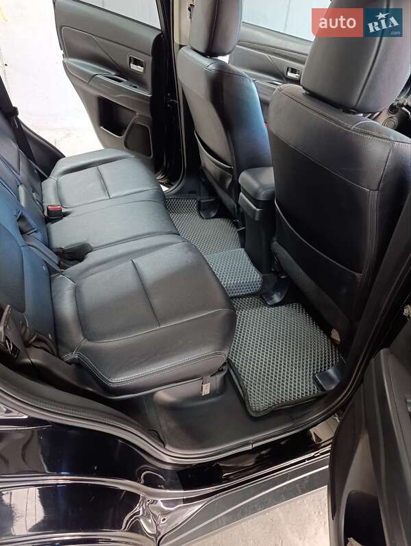 Внедорожник / Кроссовер Mitsubishi Outlander 2016 в Белой Церкви