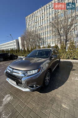 Внедорожник / Кроссовер Mitsubishi Outlander 2017 в Днепре