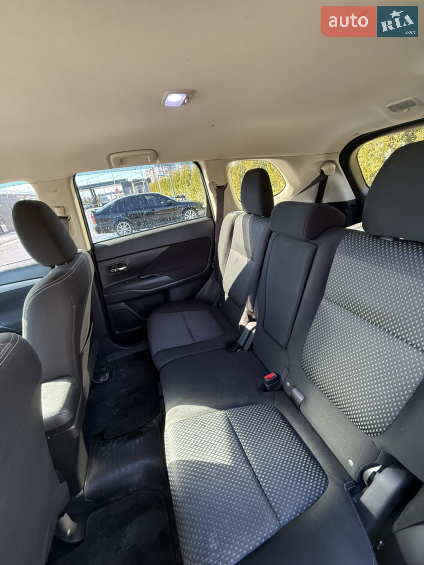 2017 Mitsubishi Outlander - мініатюра 15