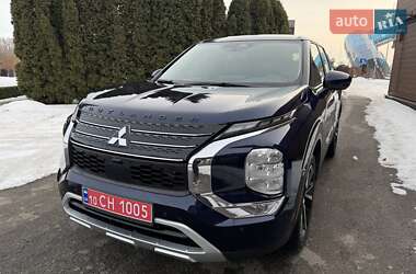 Внедорожник / Кроссовер Mitsubishi Outlander 2022 в Киеве