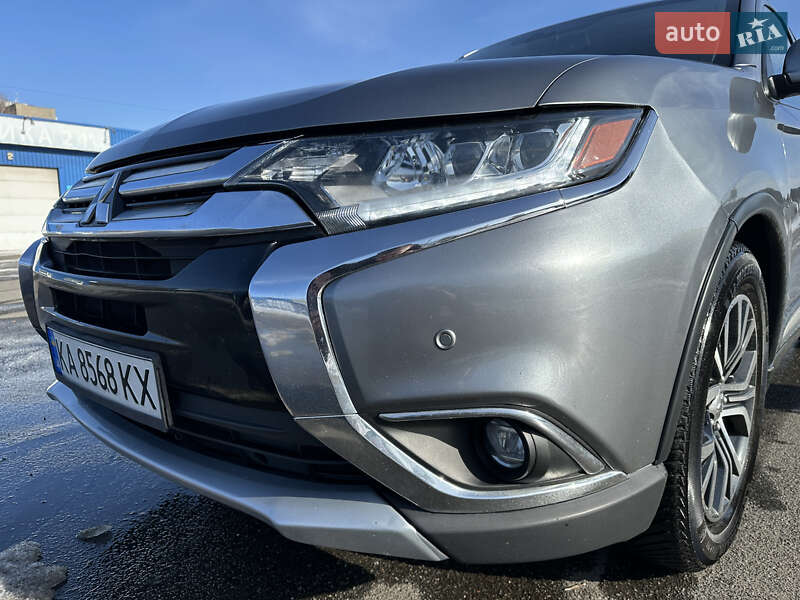 Внедорожник / Кроссовер Mitsubishi Outlander 2018 в Киеве