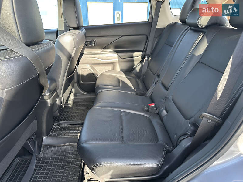 Внедорожник / Кроссовер Mitsubishi Outlander 2018 в Киеве