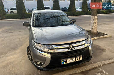 Позашляховик / Кросовер Mitsubishi Outlander 2015 в Одесі