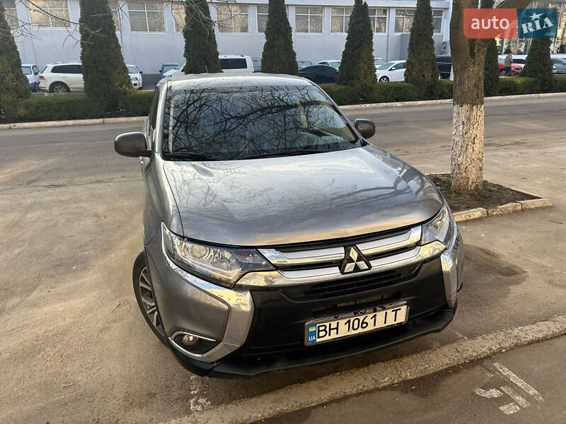 Mitsubishi Outlander 2015