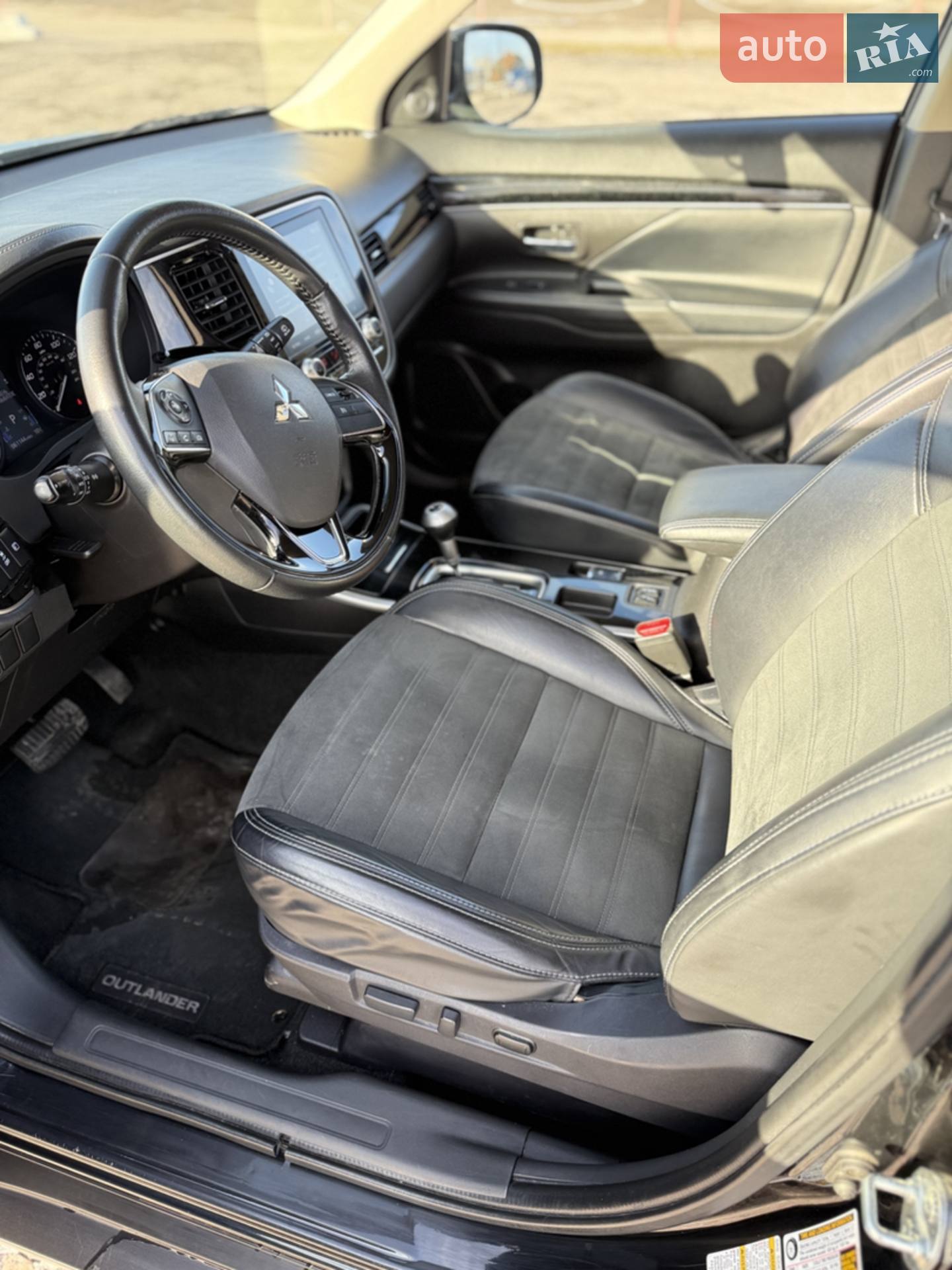 2019 Mitsubishi Outlander - мініатюра 8