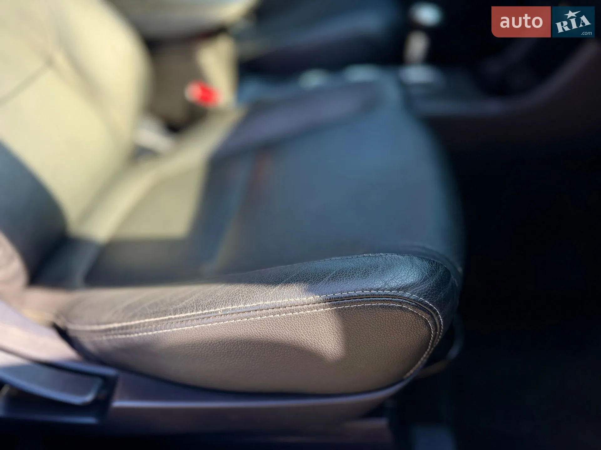 2016 Mitsubishi Outlander - мініатюра 16