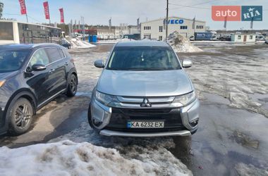 Позашляховик / Кросовер Mitsubishi Outlander 2015 в Києві