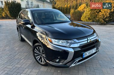 Внедорожник / Кроссовер Mitsubishi Outlander 2019 в Львове