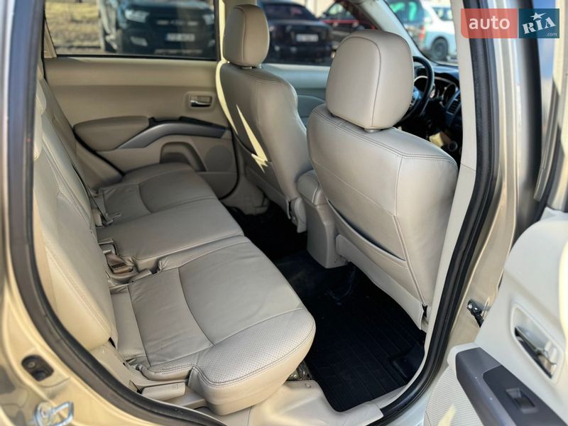 Внедорожник / Кроссовер Mitsubishi Outlander 2007 в Днепре