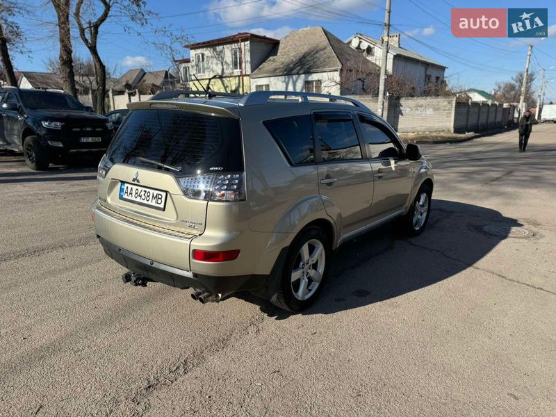 Внедорожник / Кроссовер Mitsubishi Outlander 2007 в Днепре