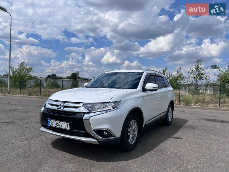 Mitsubishi Outlander 2016