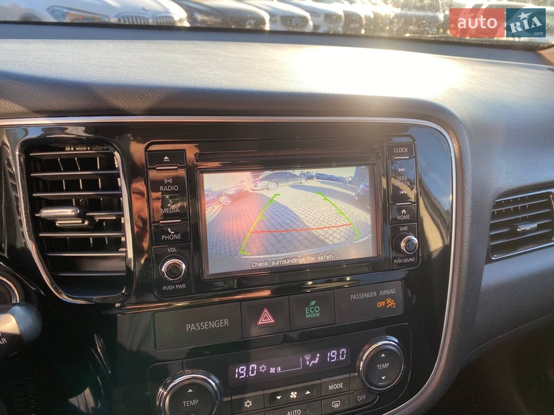 Внедорожник / Кроссовер Mitsubishi Outlander 2016 в Львове