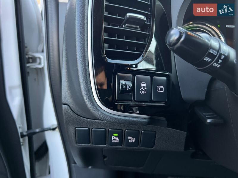 Внедорожник / Кроссовер Mitsubishi Outlander 2016 в Коломые