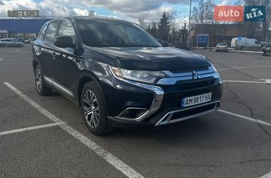 Внедорожник / Кроссовер Mitsubishi Outlander 2016 в Житомире