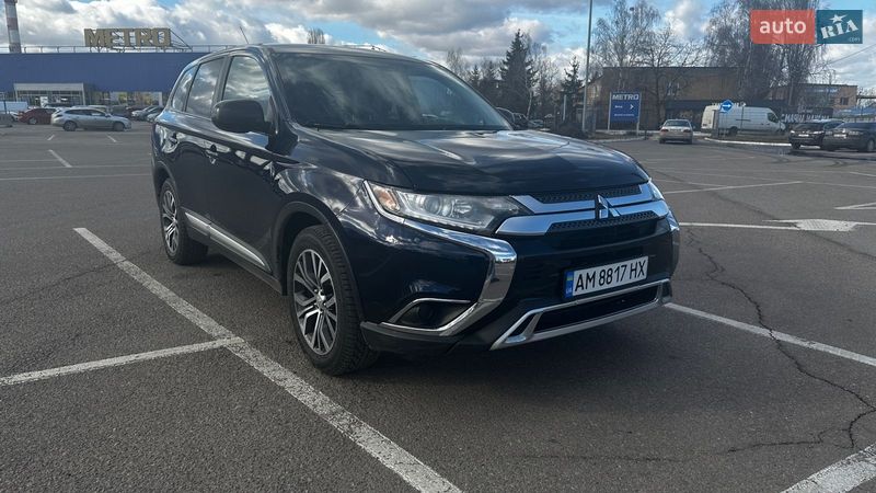 Внедорожник / Кроссовер Mitsubishi Outlander 2016 в Житомире