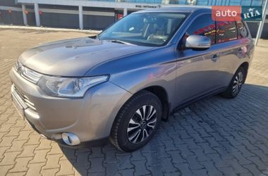 Внедорожник / Кроссовер Mitsubishi Outlander 2013 в Киеве