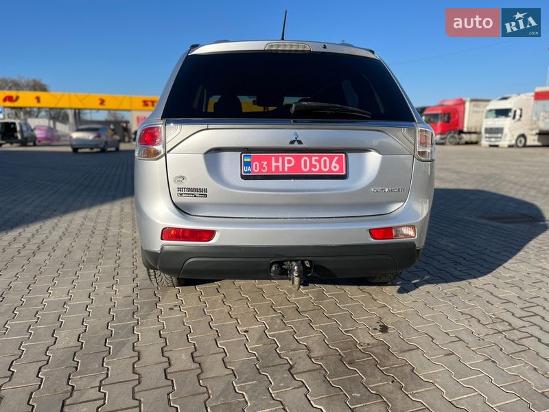 Внедорожник / Кроссовер Mitsubishi Outlander 2013 в Луцке