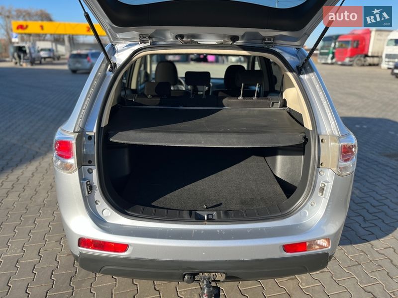 Внедорожник / Кроссовер Mitsubishi Outlander 2013 в Луцке