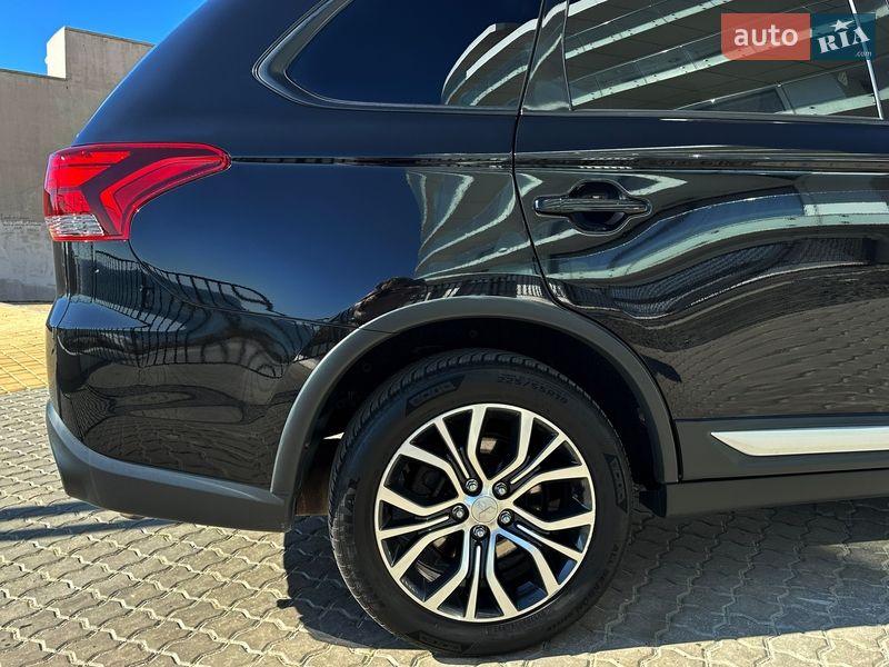 Внедорожник / Кроссовер Mitsubishi Outlander 2018 в Одессе