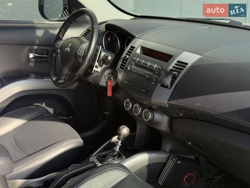 Внедорожник / Кроссовер Mitsubishi Outlander 2011 в Львове