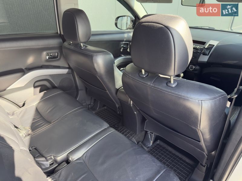 Внедорожник / Кроссовер Mitsubishi Outlander 2011 в Львове