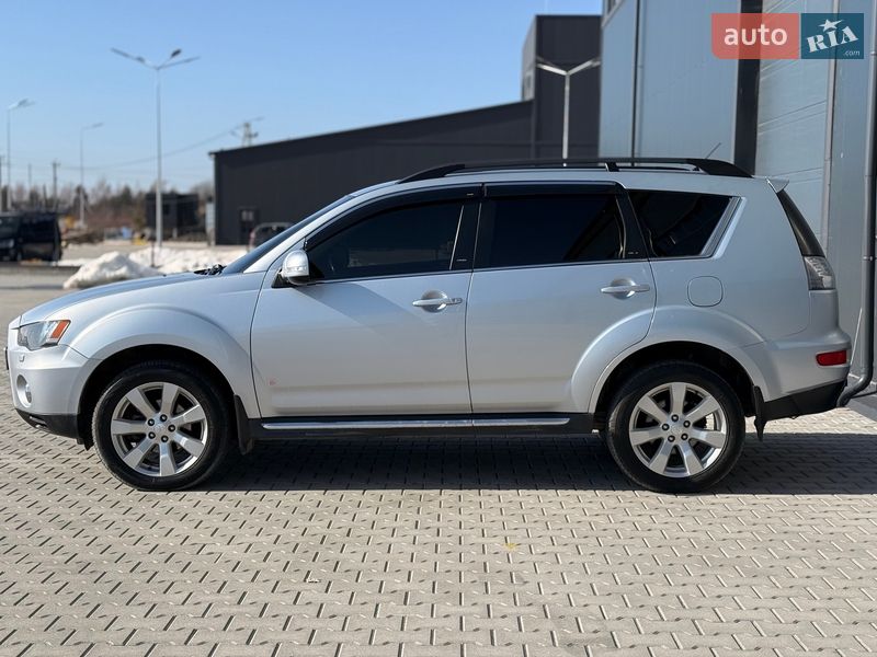 Внедорожник / Кроссовер Mitsubishi Outlander 2011 в Львове