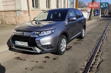 Внедорожник / Кроссовер Mitsubishi Outlander 2021 в Одессе