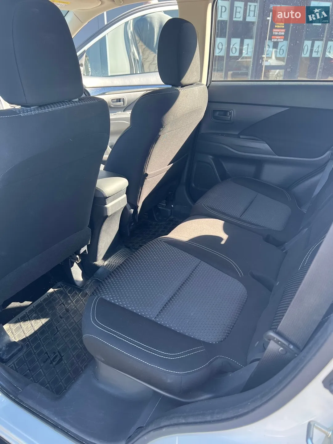 2020 Mitsubishi Outlander - мініатюра 14
