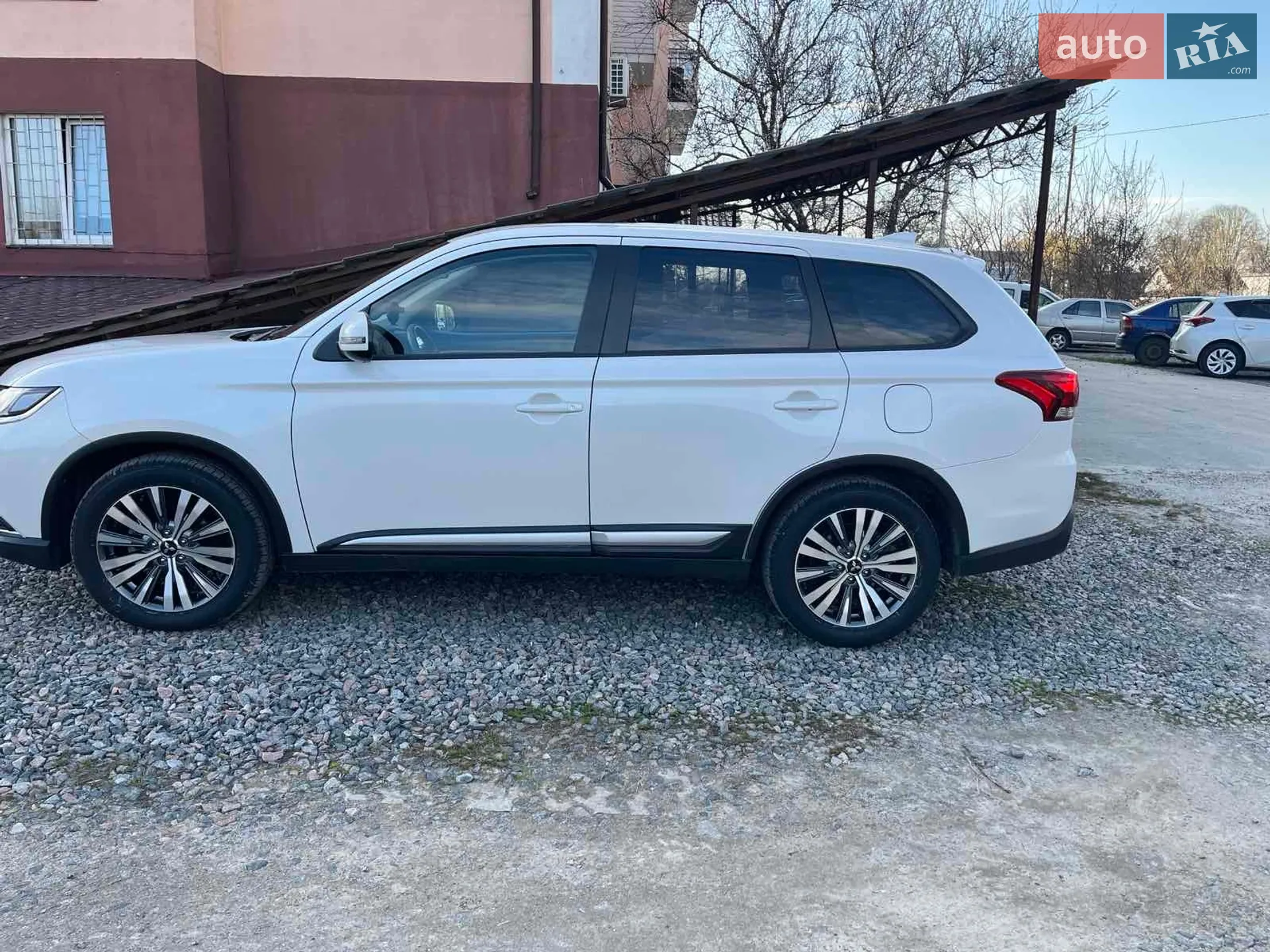 2020 Mitsubishi Outlander - мініатюра 2