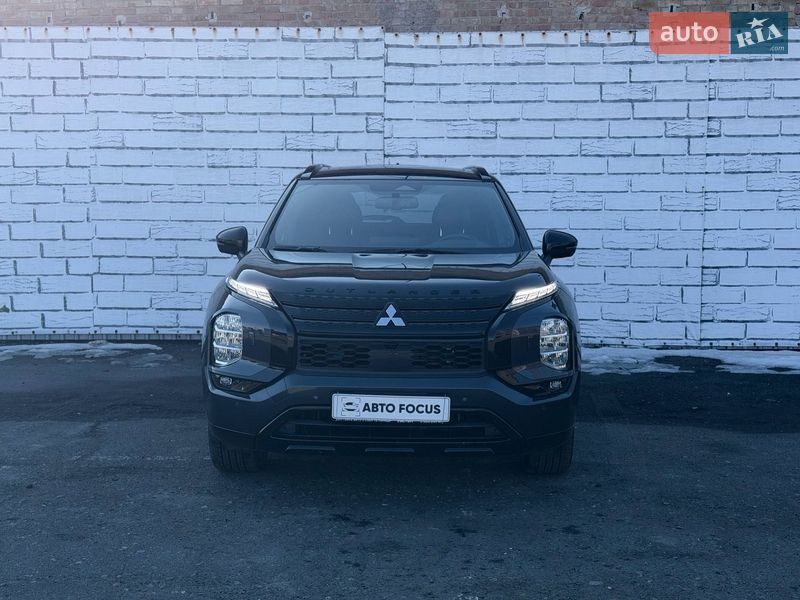 Внедорожник / Кроссовер Mitsubishi Outlander 2024 в Киеве