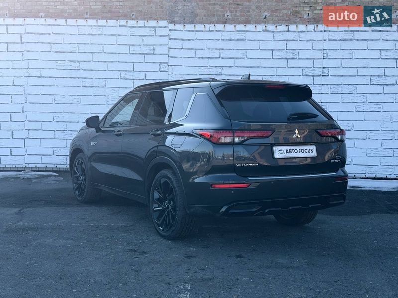 Внедорожник / Кроссовер Mitsubishi Outlander 2024 в Киеве
