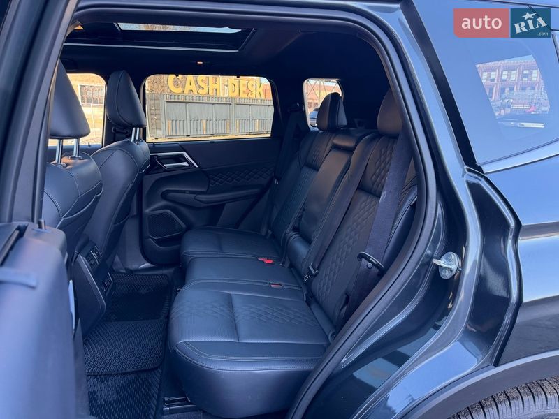 Внедорожник / Кроссовер Mitsubishi Outlander 2024 в Киеве