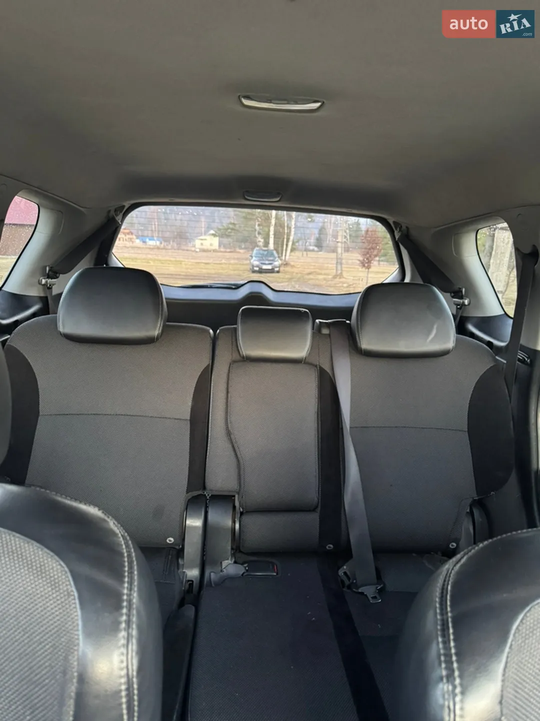 2010 Mitsubishi Outlander - мініатюра 12
